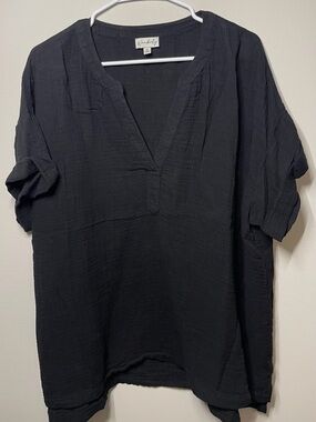 Wonderly Black Relaxed V-Neck Linen Top